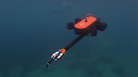 aquatic drone lets  explore  ocean   researcher autoblog