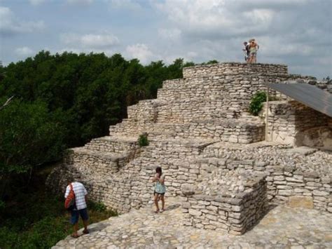 mayan ruins  progreso mexico picture  progreso yucatan