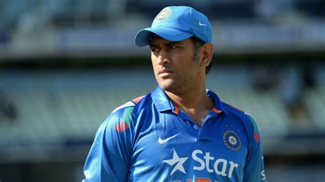 this tragic story of ms dhoni s girlfriend s death at the start of his