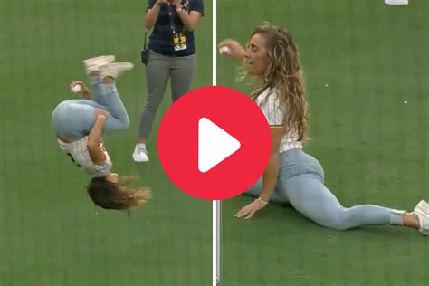 Woman’s Incredible Backflip Split First Pitch Goes Viral Article