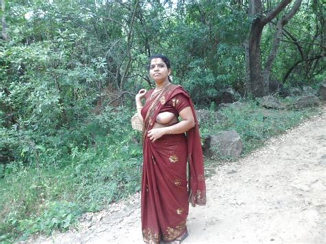 tamil aunty bathing in river free porn