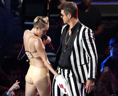 miley cyrus to host 2015 mtv video music awards two years