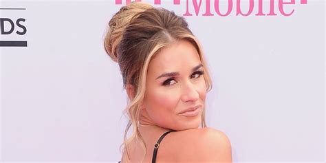 jessie james decker just shared a big pda filled moment with her