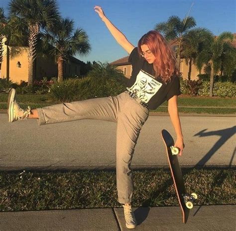 Elizabethfroehlixh In 2020 Skater Girl Outfits Hipster Outfits
