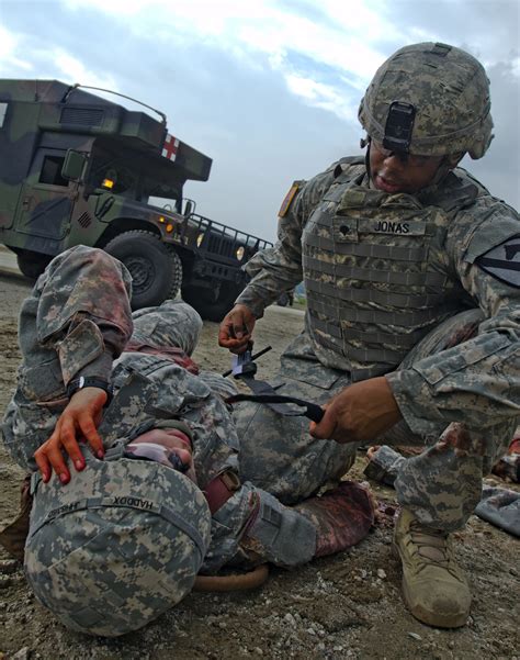 combat medics train   fight article  united states army