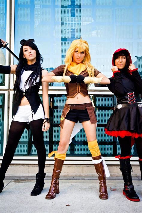 rwby cosplay isn t really that accurate but its a good try