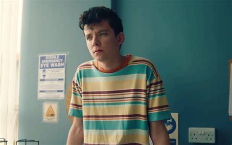 watch asa butterfield be amateur sex therapist in new sex education trailer