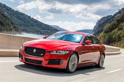 jaguar xe  prestige sedan review ratings edmunds