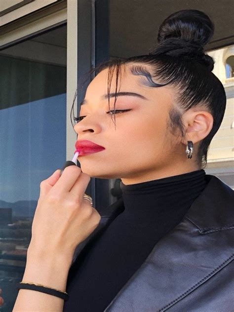 Ella Mai’s Mua Breaks Down The Singer S Au Naturale Makeup Look From