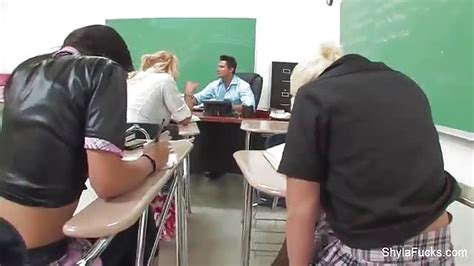 profesor se folla a su alumna por copiar porndroids