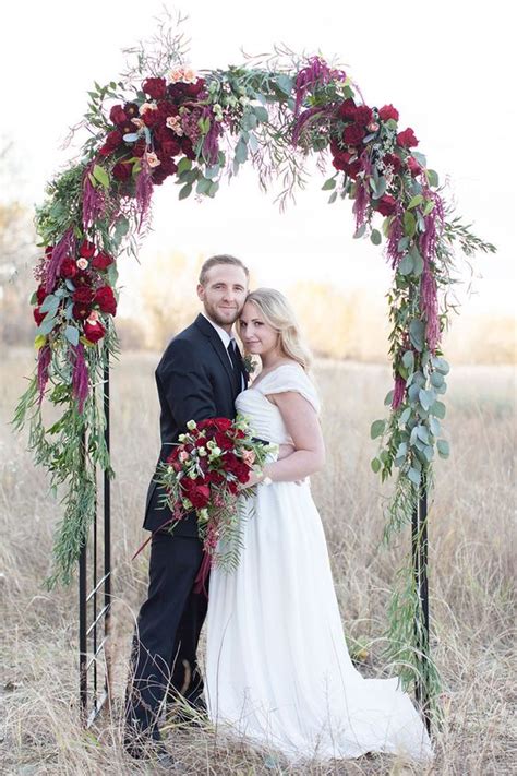 30 Winter Wedding Arches And Altars To Get Inspired
