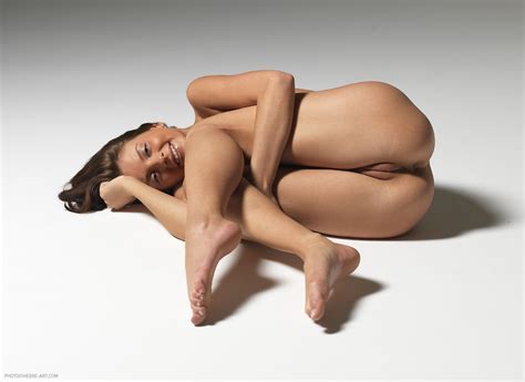 stasha nude in sensual nudes free hegre art picture gallery at elitebabes