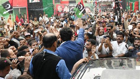 bilawal bhutto s convoy attacked in karachi s lyari