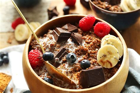 bol de quinoa au chocolat noir  aux fruits breakfast bowls recipe quinoa breakfast bowl