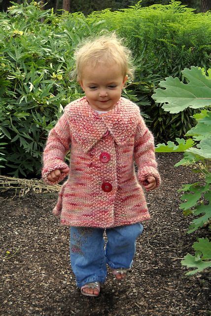 omg the cutest little jacket wish i was capable of knitting something like this crafty