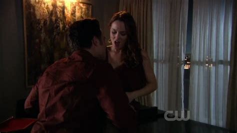 cb piano sex scene in 4x07 war at the roses blair