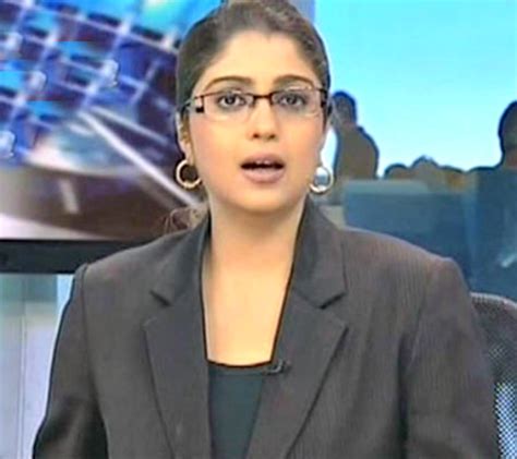 hottest female journalists in india