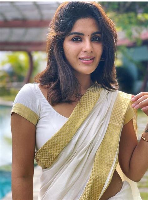 actress samyuktha menon looks stunning in her latest photos indian