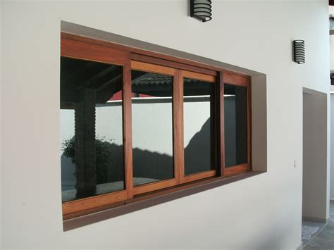 janela de madeira portalmad esquadrias feitas sob medida  sua