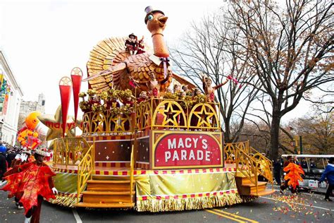 Macy S Thanksgiving Day Parade Will Resume In Person This Year