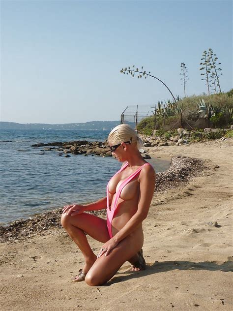 Exhib Plage Micro Bikini Tallons Heels Beach Milf Public