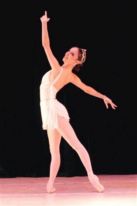 claudia mota primera bailarina del ballet de rio de janeiro como los argentinos en brasil