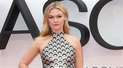 julia stiles on not making out with the hero in ‘jason bourne metro us