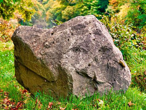 complete guide  landscaping  boulders lawnstarter