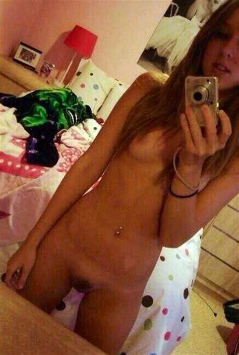 very skinny body of nymph makes a great selfshot photo