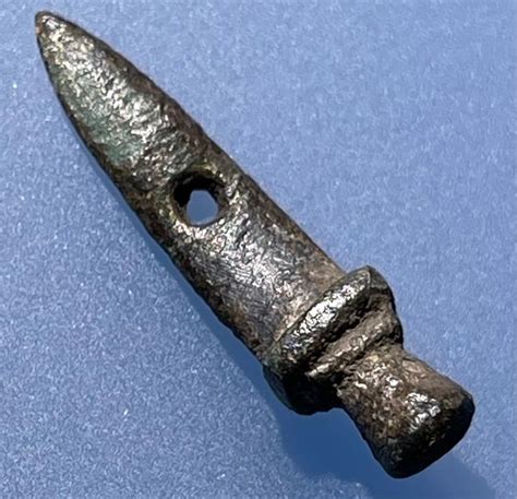 oud romeins brons gladiators amulet  de vorm van een catawiki