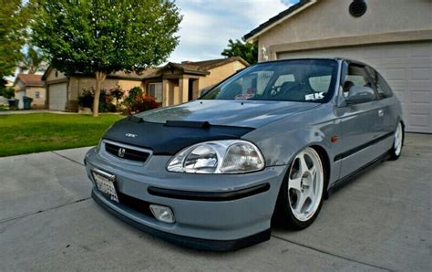 grey honda civic hatchback