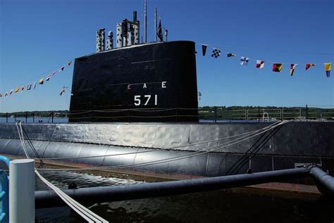 uss nautilus ssn 571 photos history specification