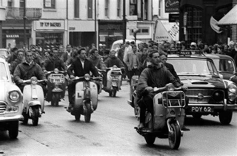 mods  rockers fight  seaside towns   mirror