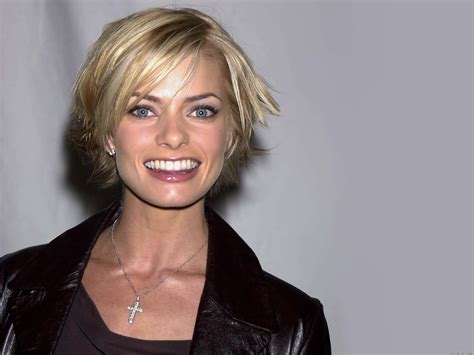 download jaime pressly striking a pose in a mesmerizing photoshoot