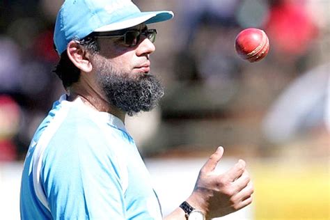 saqlain teaches tricks  trade  aspiring cricketers gulftoday