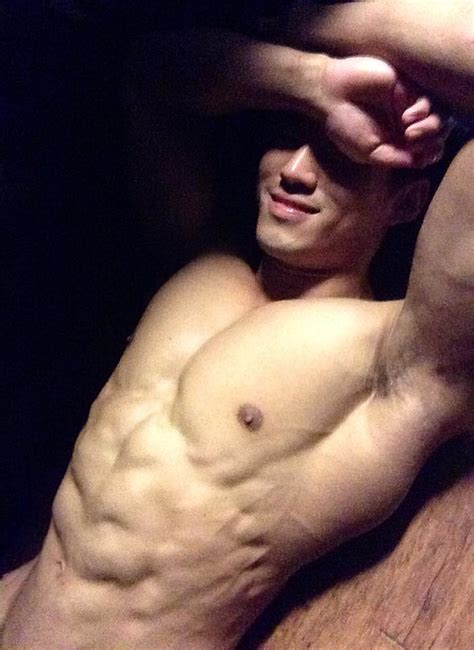 korean muscle hunk queerclick