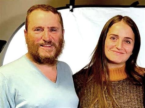 la hija de un rabino ortodoxo abre un sex shop kosher en