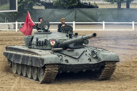 hd wallpaper   battle tank armored vehicles  field trunk