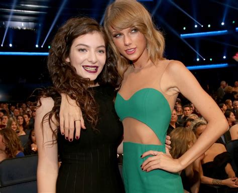 bffs lorde and taylor swift hang out at the american music awards 2014