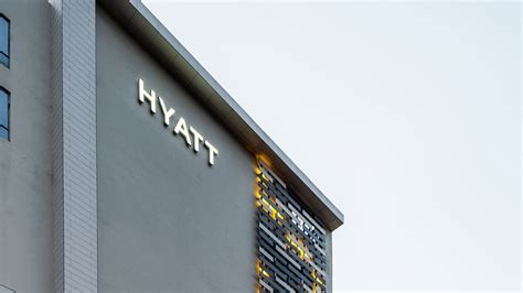 hyatt sued    resort fees travel weekly