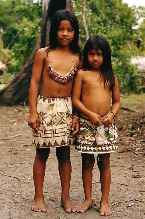 kamayura tribe women