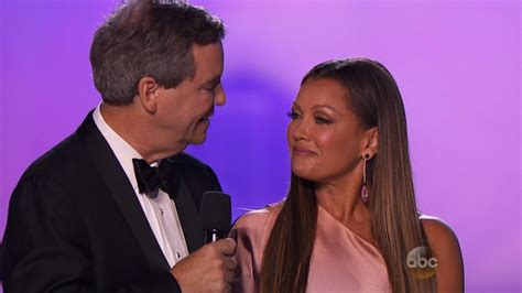 vanessa williams gets miss america apology 32 years