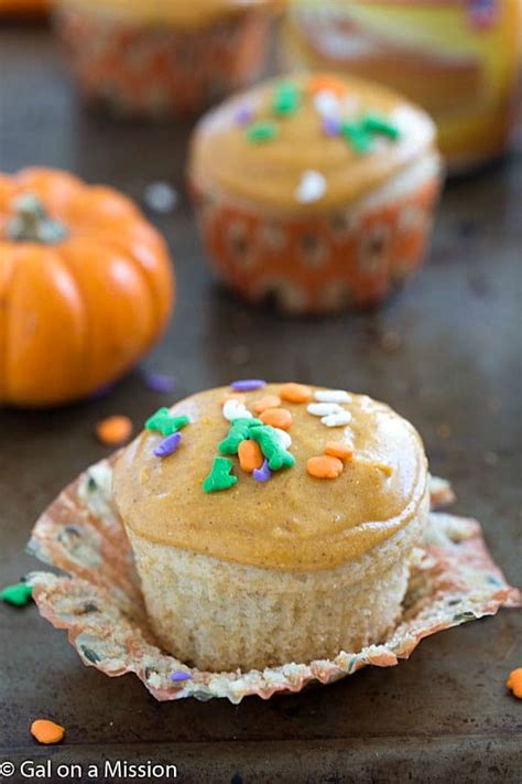 small batch vanilla cupcakes with pumpkin spice frosting