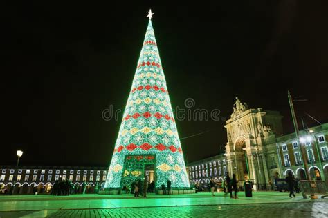 lisbon portugal  december  christmas tree  commerce square praca  comercio