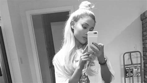 Ariana Grande Looks Amazing As A Blonde Allure