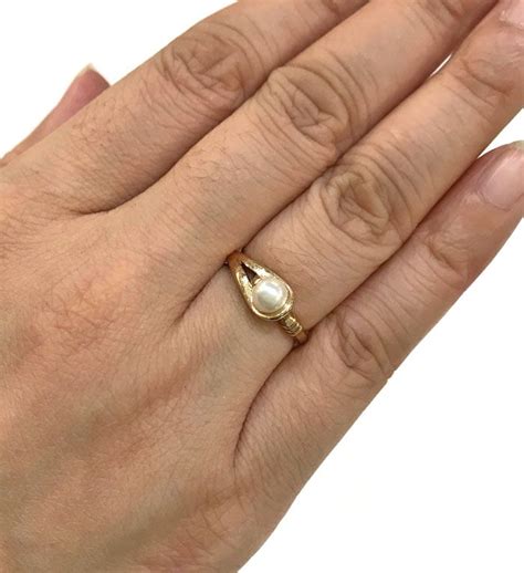 yellow gold pearl ring