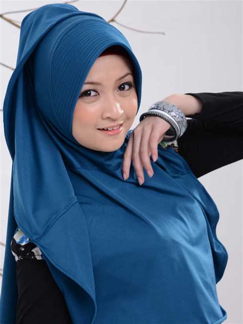 Tips Tampil Cantik Untuk Wanita Berjilbab Pusat Busana