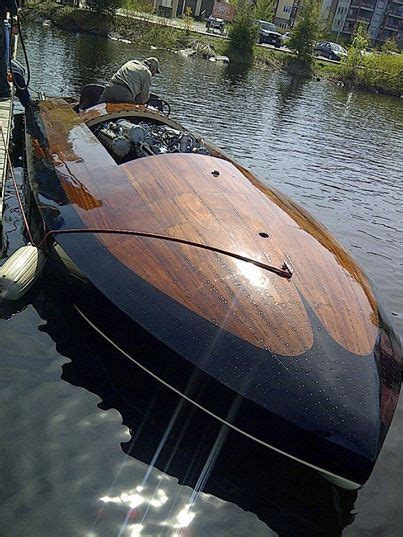 beautiful boat hydroplane bateau en bois bateau classique bateaux de luxe