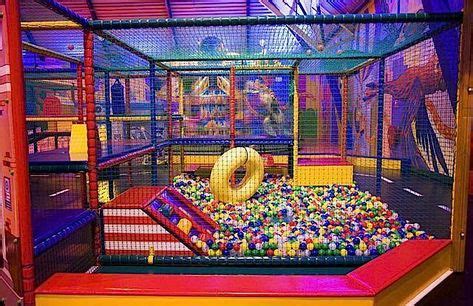 beste afbeeldingen van binnenspeeltuin indoor speeltuin speelparadijs nederland