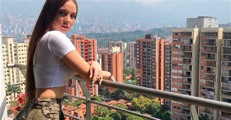 Modelo Rumana Estuvo En Medellín Grabando Video Con Reykon Y Quedó